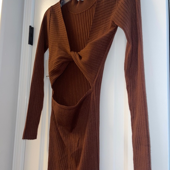 Dress - Picture 4 of 5